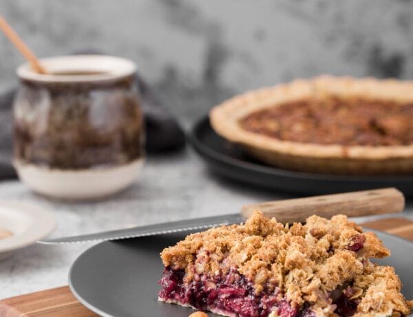 snacks keto de queso frambuesa y crumble